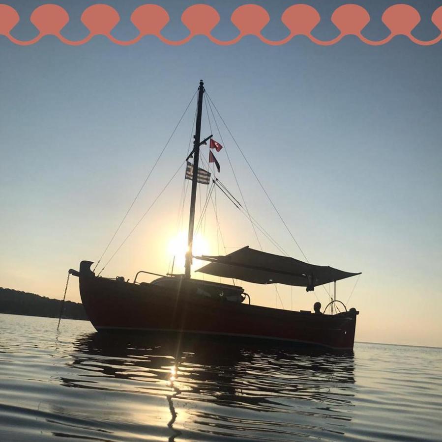 Yayaki Spetses Hotel Ngoại thất bức ảnh